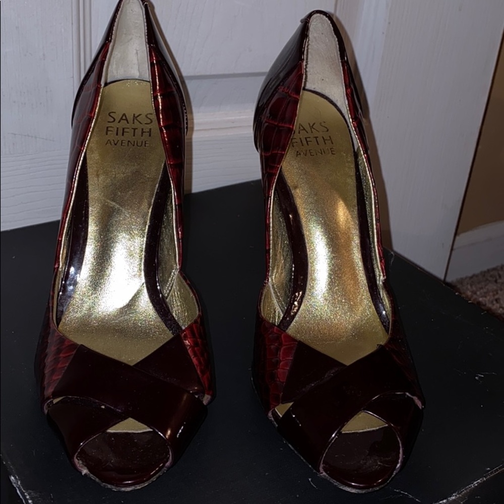 Saks Fifth Avenue Marion Patent pump 6